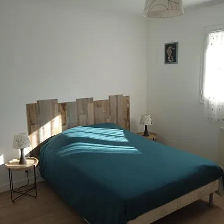 Cosy Proche De La Et Des Commodites Pleuven