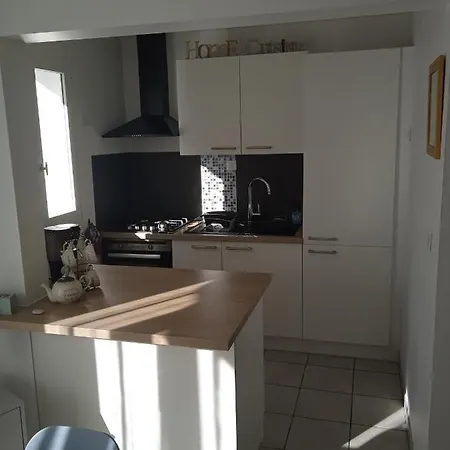 Cosy Proche De La Et Des Commodites